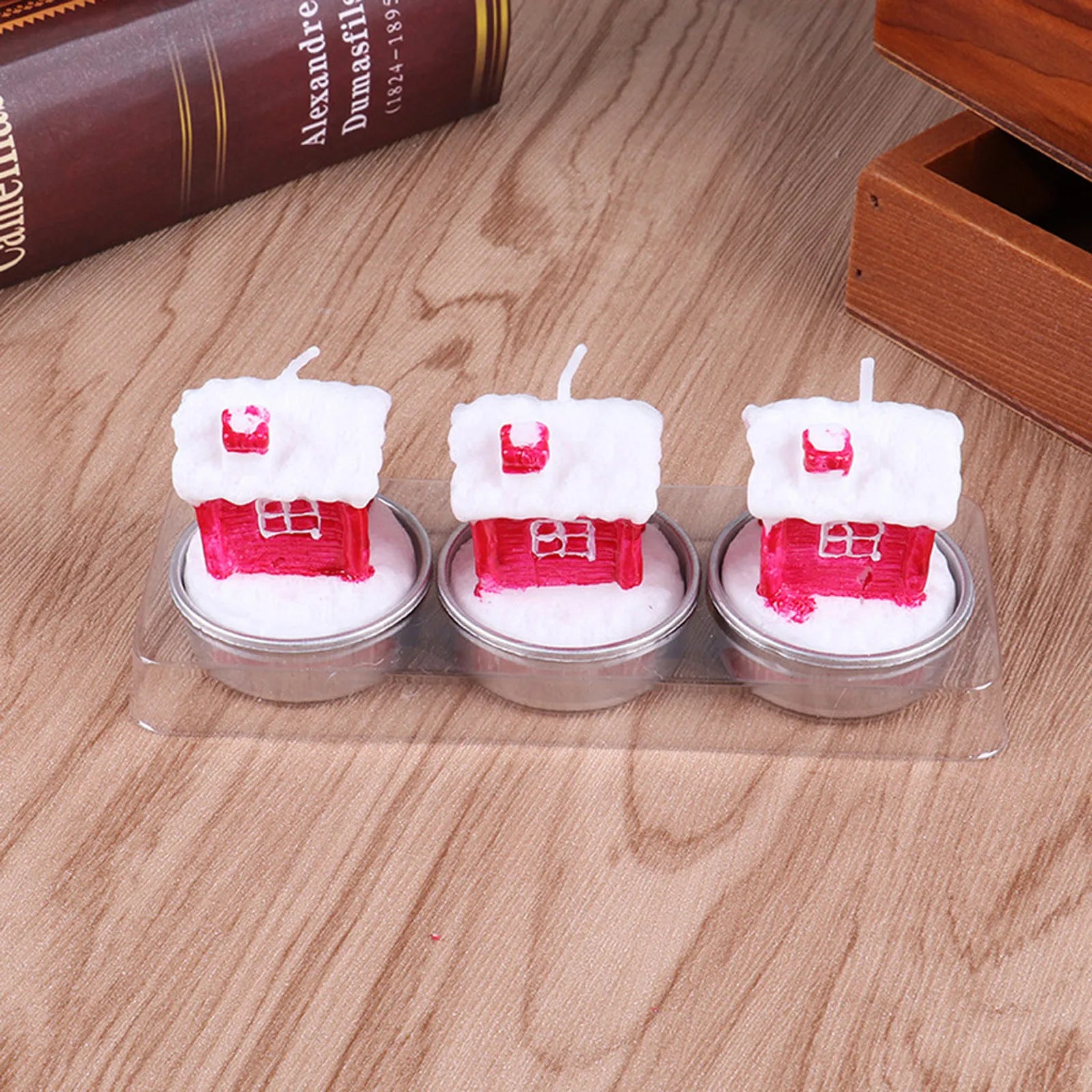 Handmade Christmas Tree Scented Candle – Santa Claus & Snowman Soy Wax Candle for Holiday Home Décor and Gifts